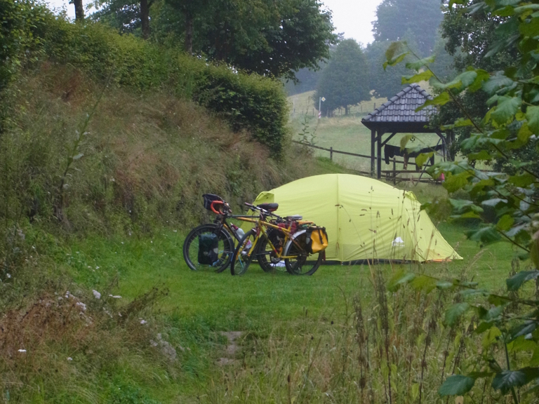 Zelt und Räder